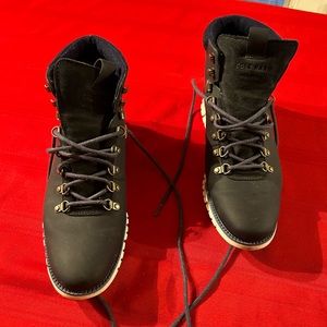 MENS COLE HAAN ZERO GRAND navy blue ankle boots. Size 10W.